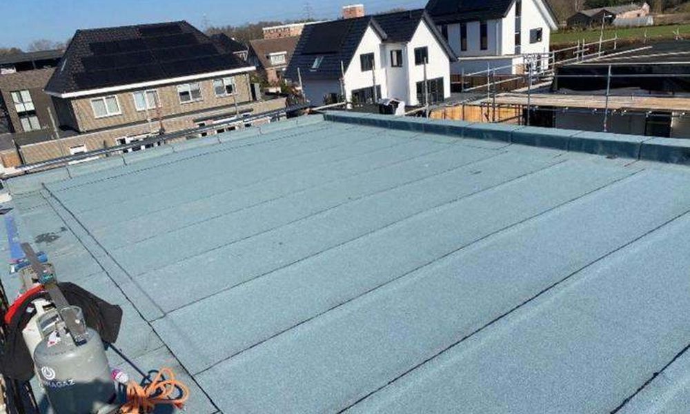 Nieuwe laag bitumen in Bemmel